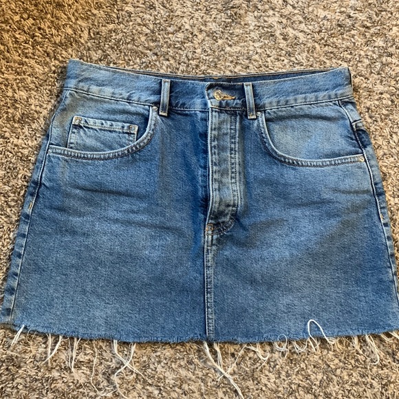 Forever 21 Dresses & Skirts - Forever 21 women’s size 29 denim mini skirt